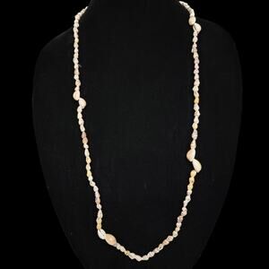 VTG Hilo Hattie Shell Necklace Lei Cream Brown Hawaiian Island Tropical Vacation